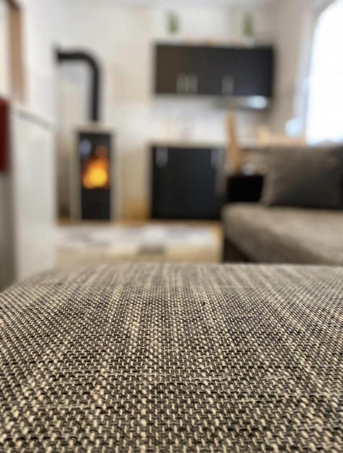 Lovely 1-Bed Apartment In Koblenz โคเบลนซ์ ภายนอก รูปภาพ