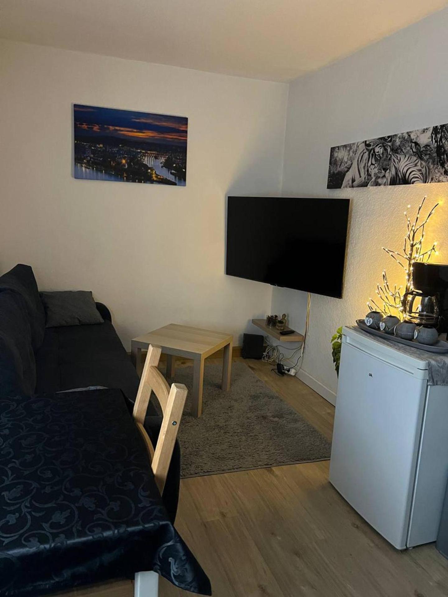 Lovely 1-Bed Apartment In Koblenz โคเบลนซ์ ภายนอก รูปภาพ